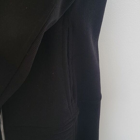 Lululemon Radiant Jacket Black 6 - Picture 6 of 9